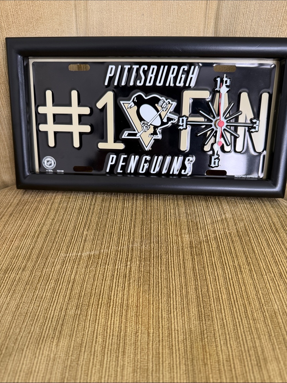 Pittsburgh Penguins logo Wall Clock